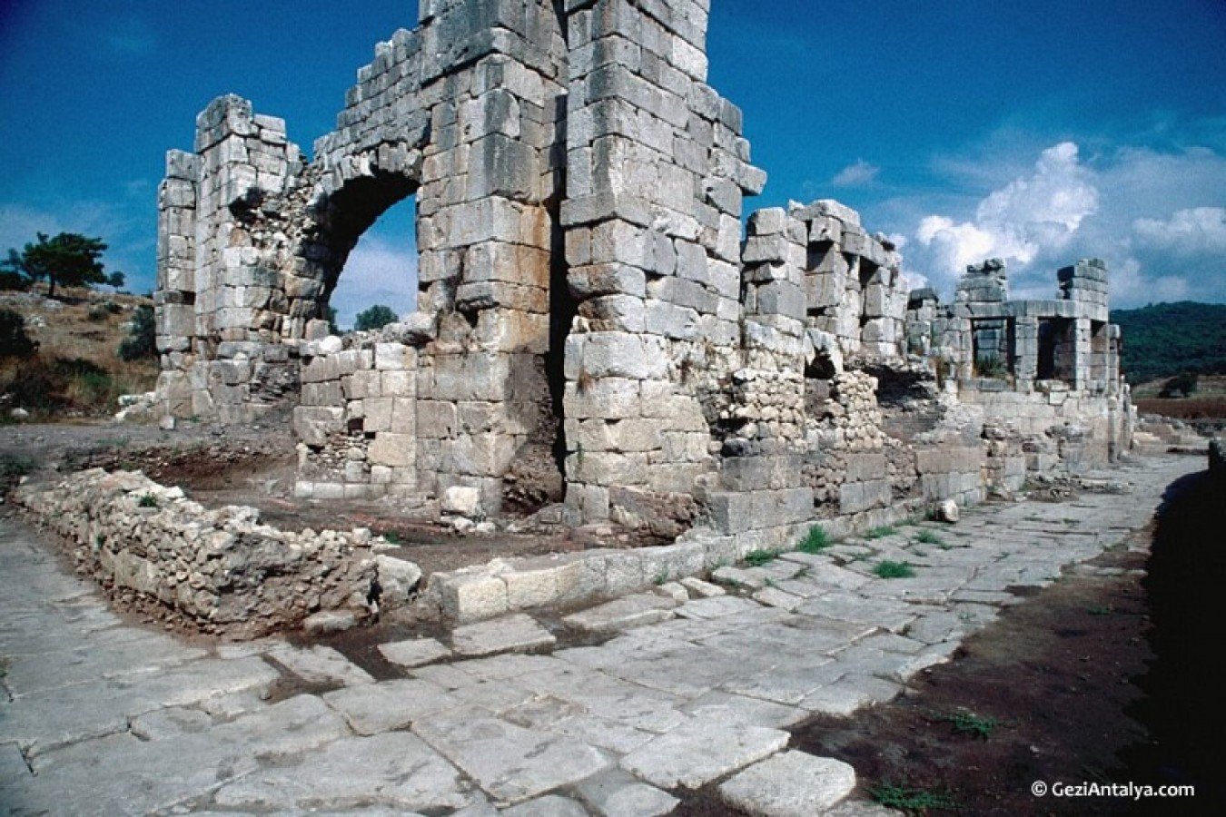 www.antalyaartutemlak.com 