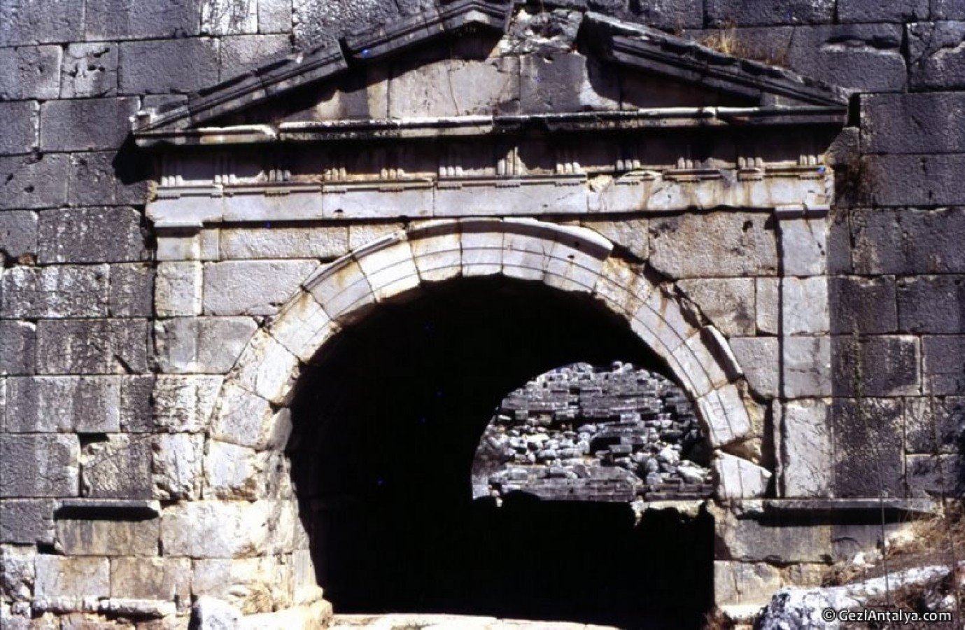 www.antalyaartutemlak.com 