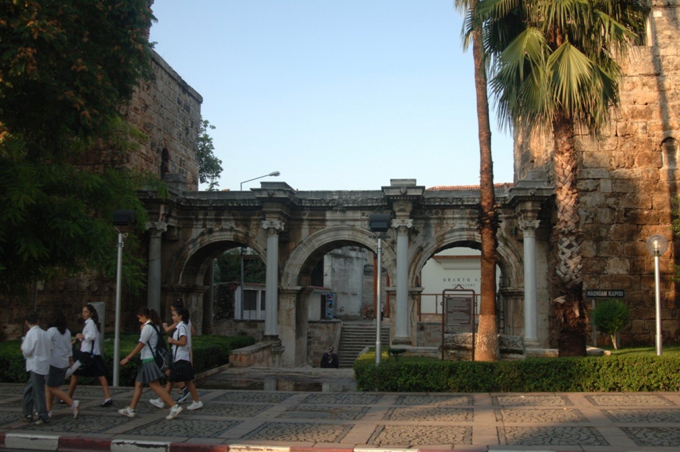 www.antalyaartutemlak.com 